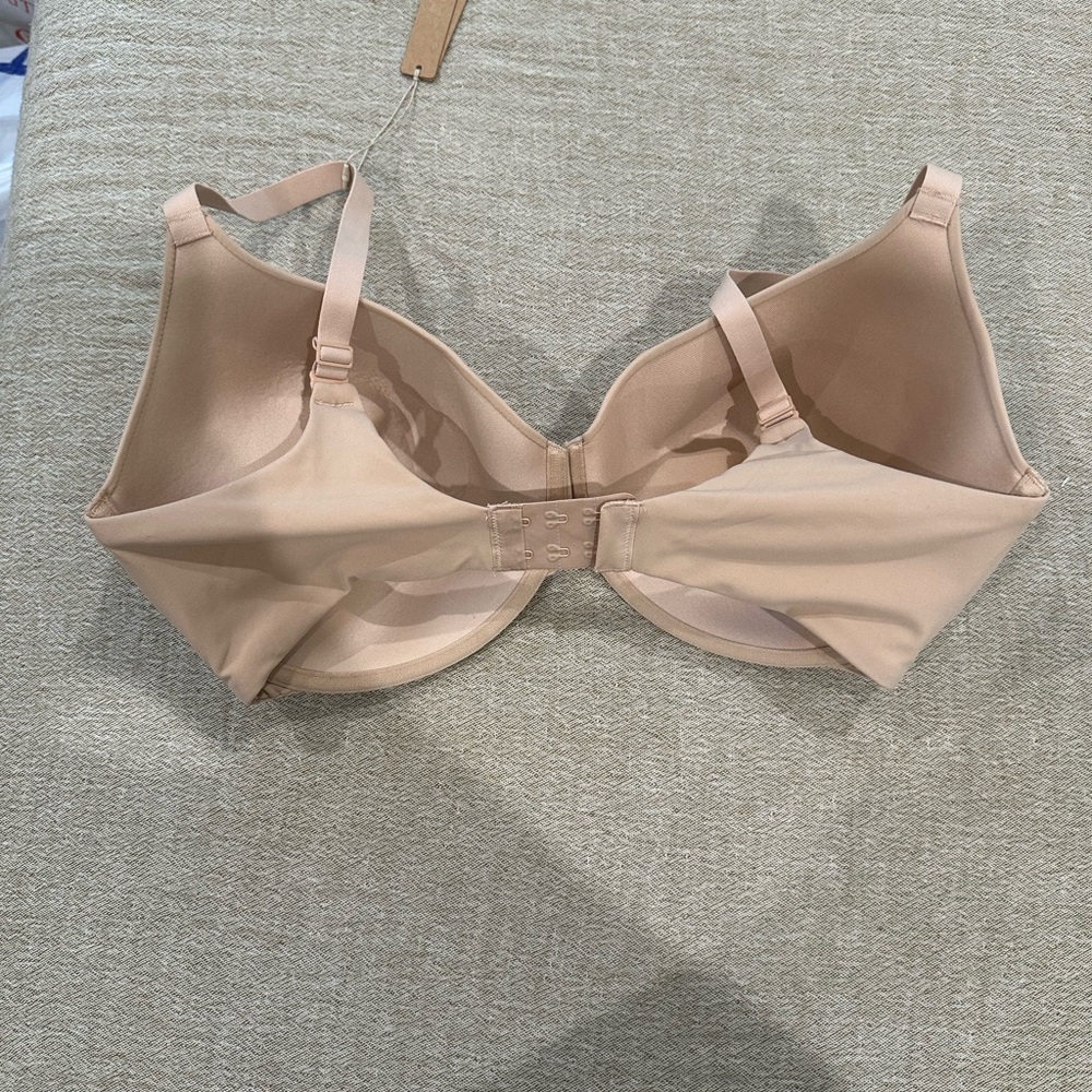 SKIMS Beige Fits Everybody Demi T-Shirt Bra NWT - Picture 2 of 4